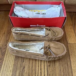 Minnetonka Women's Kayla Slippers Style 4018 Size 11 ( No Lid)